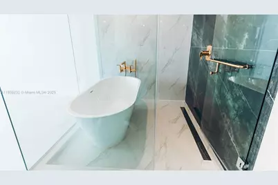 700 NE 24th St #2705, Miami, FL 33137 - Photo 34