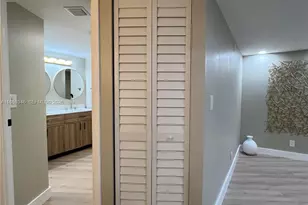 20500 W Country Club Dr, Aventura, FL 33180 - Photo 26