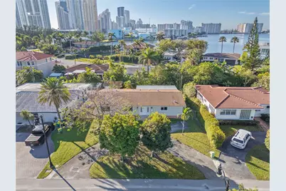 300 187th St, Sunny Isles Beach, FL 33160 - Photo 38