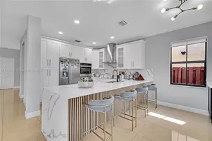 10072 NW 87th Terrace, Doral, FL 33178 - Photo 4