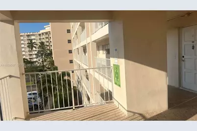 2671 S Course Dr #403, Pompano Beach, FL 33069 - Photo 4