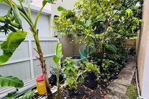 1097 SE 12th Ter, Homestead, FL 33035 - Photo 22