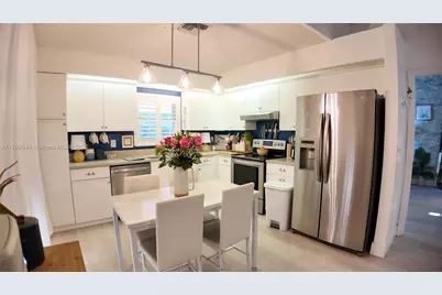677 SE 22nd Dr, Homestead, FL 33033 - Photo 10
