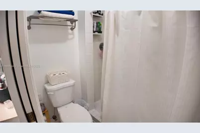 677 SE 22nd Dr, Homestead, FL 33033 - Photo 18