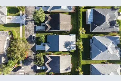 677 SE 22nd Dr, Homestead, FL 33033 - Photo 2
