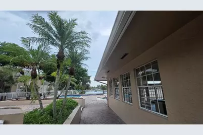 1791 NW 96th Ter #4O, Pembroke Pines, FL 33024 - Photo 12