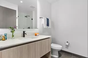 398 NE 5th St, Miami, FL 33132 - Photo 14