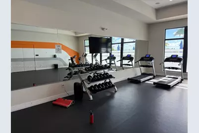 945 NE 211th St, Miami, FL 33179 - Photo 36