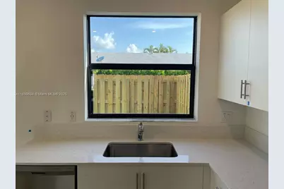 945 NE 211th St, Miami, FL 33179 - Photo 6