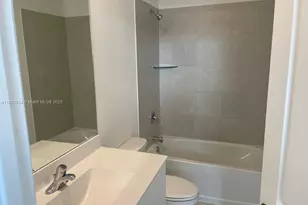 945 NE 211th St, Miami, FL 33179 - Photo 18