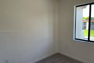 945 NE 211th St, Miami, FL 33179 - Photo 12