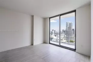 77 SE 5th St, Miami, FL 33131 - Photo 24