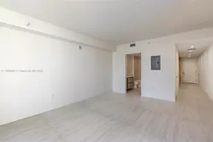 77 SE 5th St, Miami, FL 33131 - Photo 48