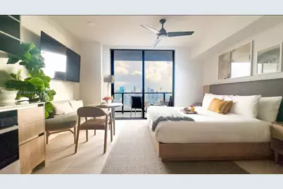 159 NE 6th St #4612, Miami, FL 33132 - Photo 2