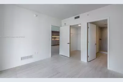 77 SE 5th St #309, Miami, FL 33131 - Photo 26