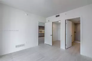 77 SE 5th St, Miami, FL 33131 - Photo 26