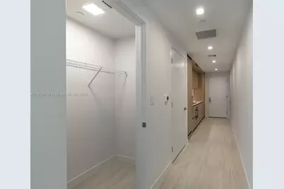 77 SE 5th St #1715, Miami, FL 33131 - Photo 48