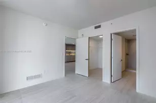 77 SE 5th St, Miami, FL 33131 - Photo 46