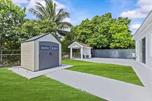 528 W 45th Pl, Hialeah, FL 33012 - Photo 46