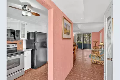 8020 N Sunrise Lakes Dr #110, Sunrise, FL 33322 - Photo 6