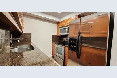 1621 Collins Ave #404, Miami Beach, FL 33139 - Photo 4