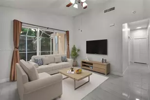 544 NW 159th Ln, Pembroke Pines, FL 33028 - Photo 4
