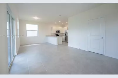 2637 SE 24th Ct, Homestead, FL 33035 - Photo 12