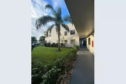 303 Burgundy G #303, Delray Beach, FL 33484 - Photo 4
