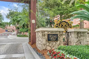 10 Edgewater Dr, Coral Gables, FL 33133 - Photo 2