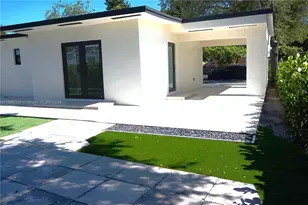 53 NW 68th St, Miami, FL 33150 - Photo 40