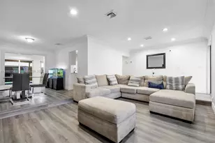 8555 NW 25th Pl, Coral Springs, FL 33065 - Photo 4