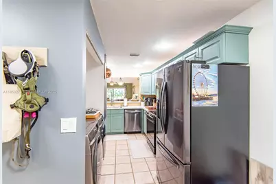 895 SW 120th Way, Davie, FL 33325 - Photo 8