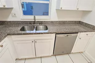 7805 Juniper St, Miramar, FL 33023 - Photo 8