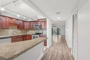 195 Lakeview Dr, Weston, FL 33326 - Photo 18