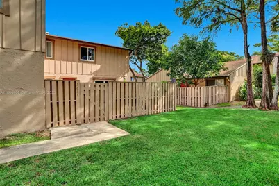 5613 NW 21st St #8-B, Lauderhill, FL 33313 - Photo 4