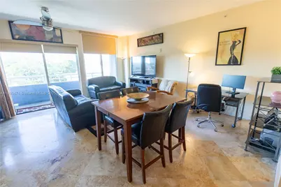 3250 Grand Ave #404, Miami, FL 33133 - Photo 2