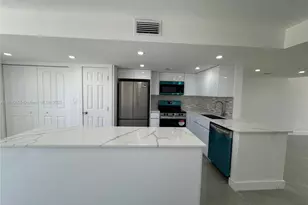 2318 NE 7th St, Hallandale Beach, FL 33009 - Photo 10