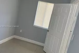 172 NW 12th St, Miami, FL 33136 - Photo 8