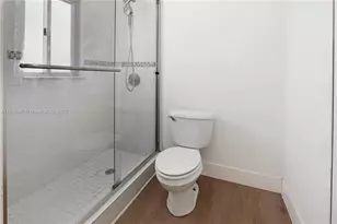 5725 NW 109th Ave, Doral, FL 33178 - Photo 14