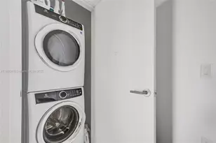 851 NE 1st Ave, Miami, FL 33132 - Photo 28