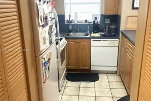 8889 Fontainebleau Blvd, Miami, FL 33172 - Photo 6