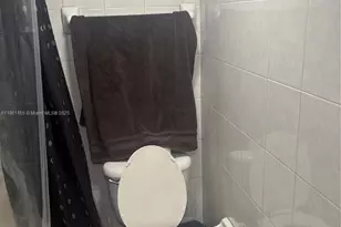 8889 Fontainebleau Blvd, Miami, FL 33172 - Photo 20