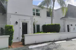 612 NE 27th Ave, Hallandale Beach, FL 33009 - Photo 1