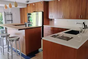 612 NE 27th Ave, Hallandale Beach, FL 33009 - Photo 10