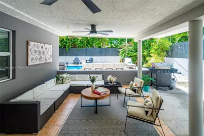 520 SW 22nd Rd, Miami, FL 33129 - Photo 10