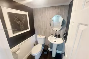 4400 Hillcrest Dr, Hollywood, FL 33021 - Photo 12