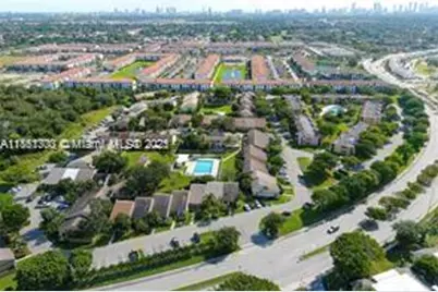 455 NE 210th  Ter, Miami, FL 33179 - Photo 24