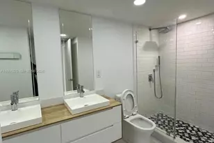 5600 Collins Ave, Miami Beach, FL 33140 - Photo 18