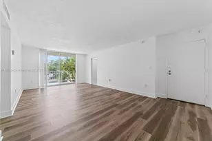 498 NW 165th St Rd, Miami, FL 33169 - Photo 2