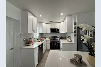 3521 NW 171st Ter, Miami Gardens, FL 33056 - Photo 4